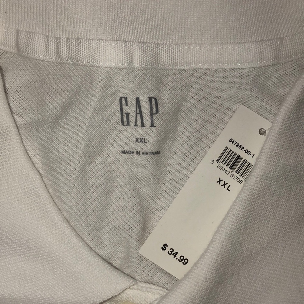 NWT!! Men’s GAP collared T-shirt bundle - Picture 5 of 5
